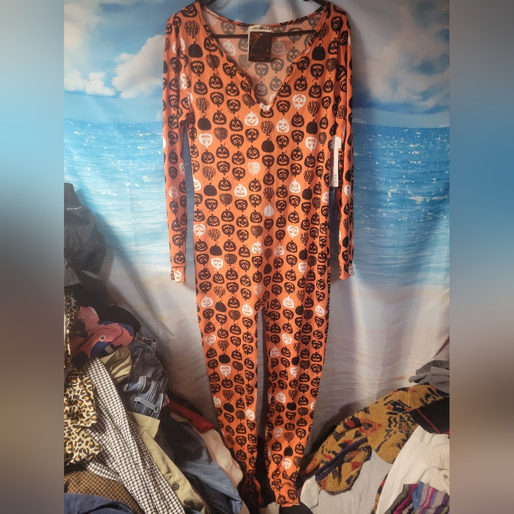 ShoSho NWT Halloween Pumpkin Onsie Pajamas Women's Size Large